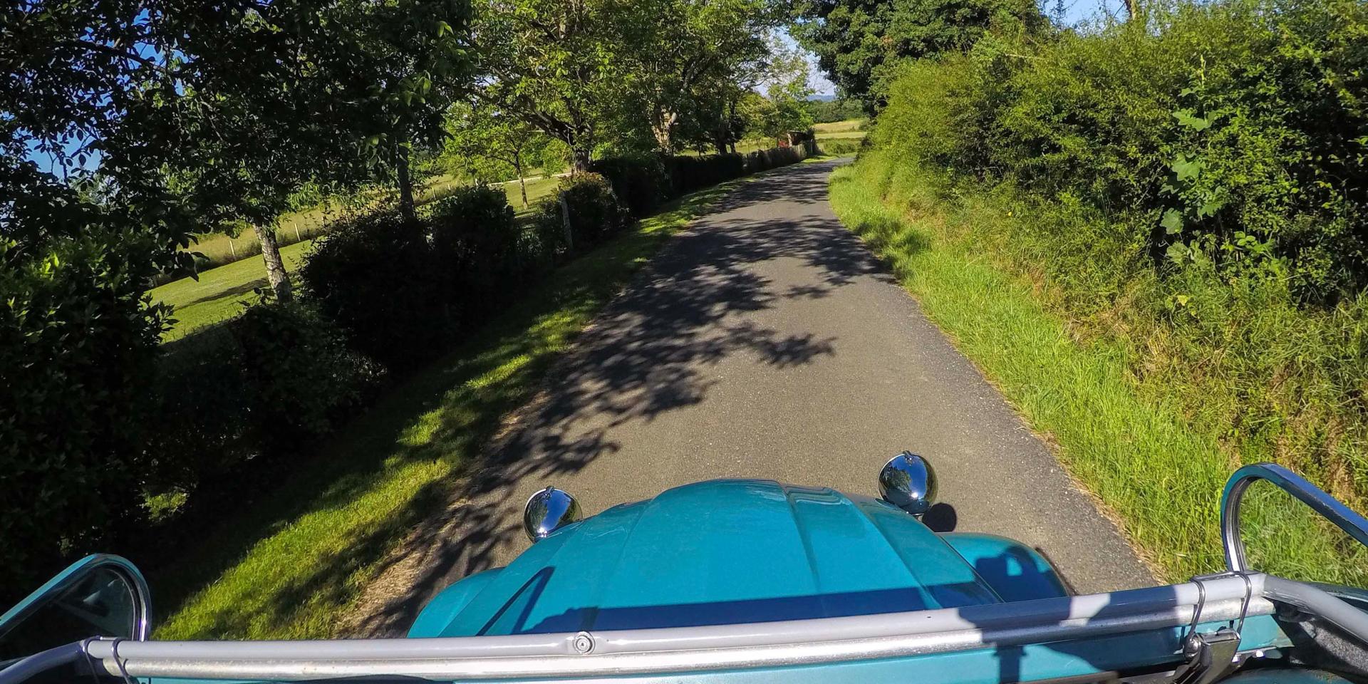 En-2CV-sur-les-routes-du-Lot-Lot-Tourisme-C.-Novello-180608-0936311.jpg
