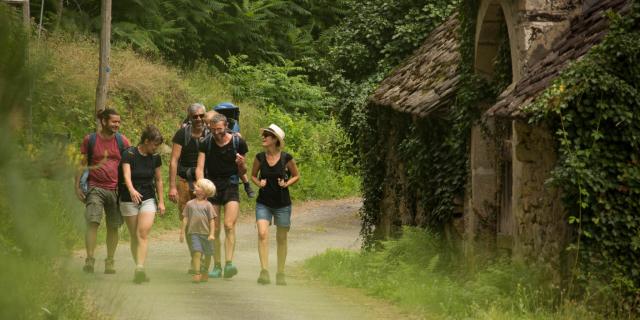 randonnee-route-famille-argentat-malikaturin-4040.jpg