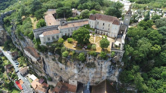 chateau-rocamadour-vue-aerienne.jpg