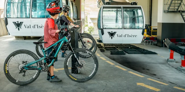 bike park; ski lift; Olympic cable car; bicycle; family