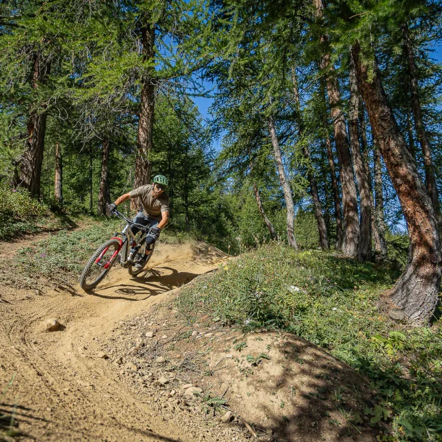 In bicicletta al Bike Park in Val d'Isère
